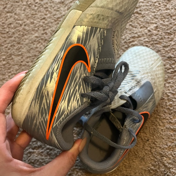 Gray Nike phantom venom shoes - Picture 4 of 6
